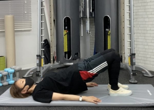 お腹をしめてヒップアップする簡単エクササイズ