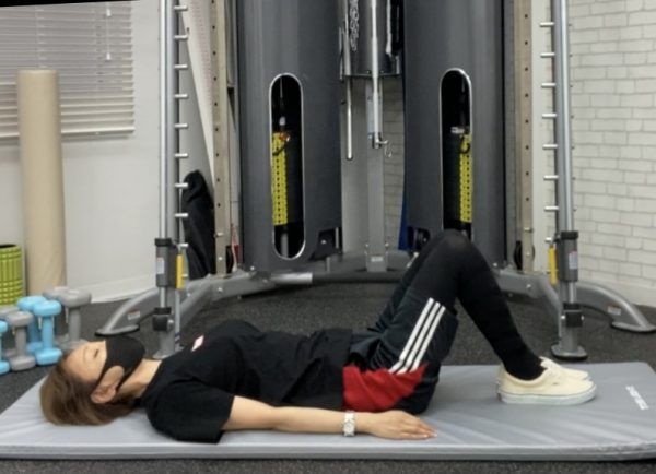 お腹をしめてヒップアップする簡単エクササイズ