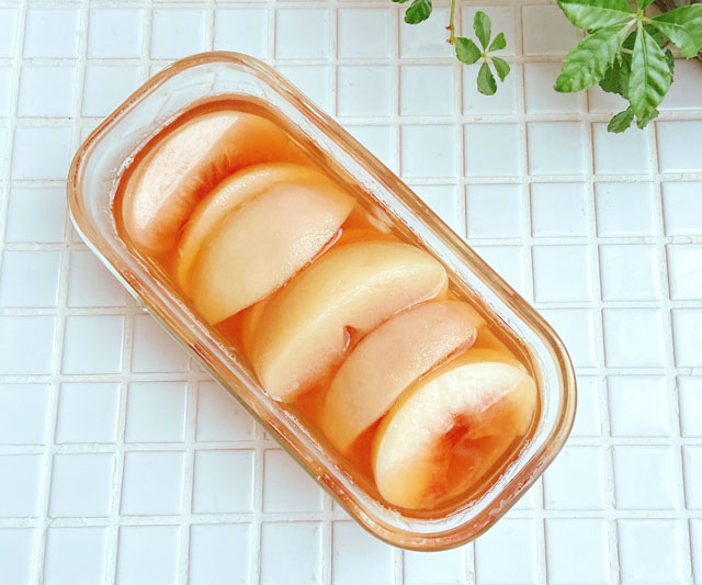 1個だけで作れる！レンジで簡単「桃コンポート」の作り置き