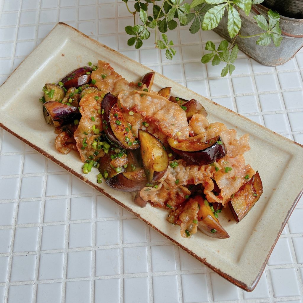 食欲そそる作り置き！簡単「カリカリ豚とナスの甘酢焼き」