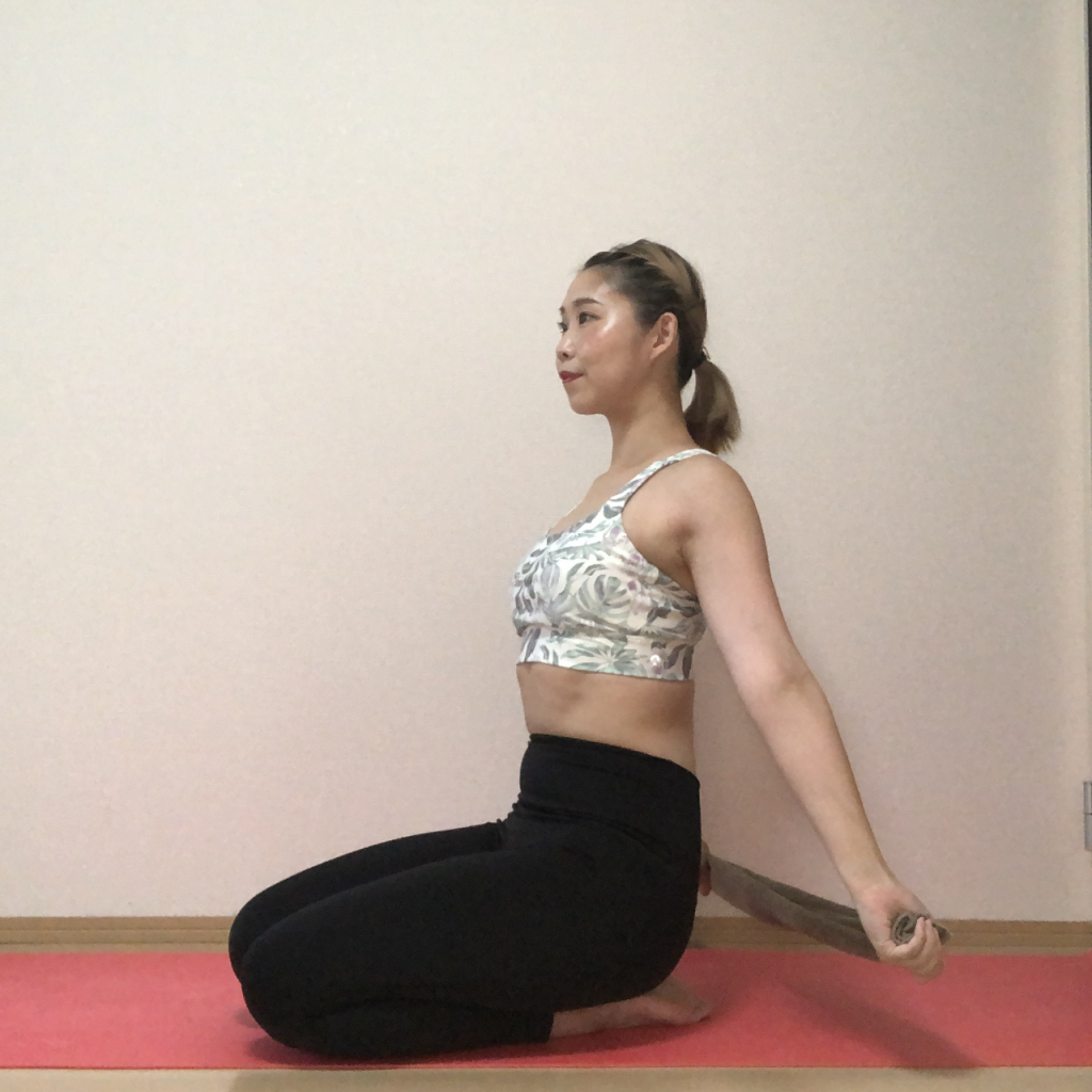 腕の血行をアップ!肩甲骨を動かすヨガ