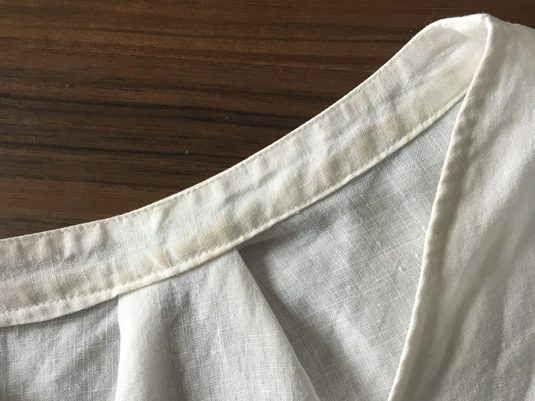 白シャツ