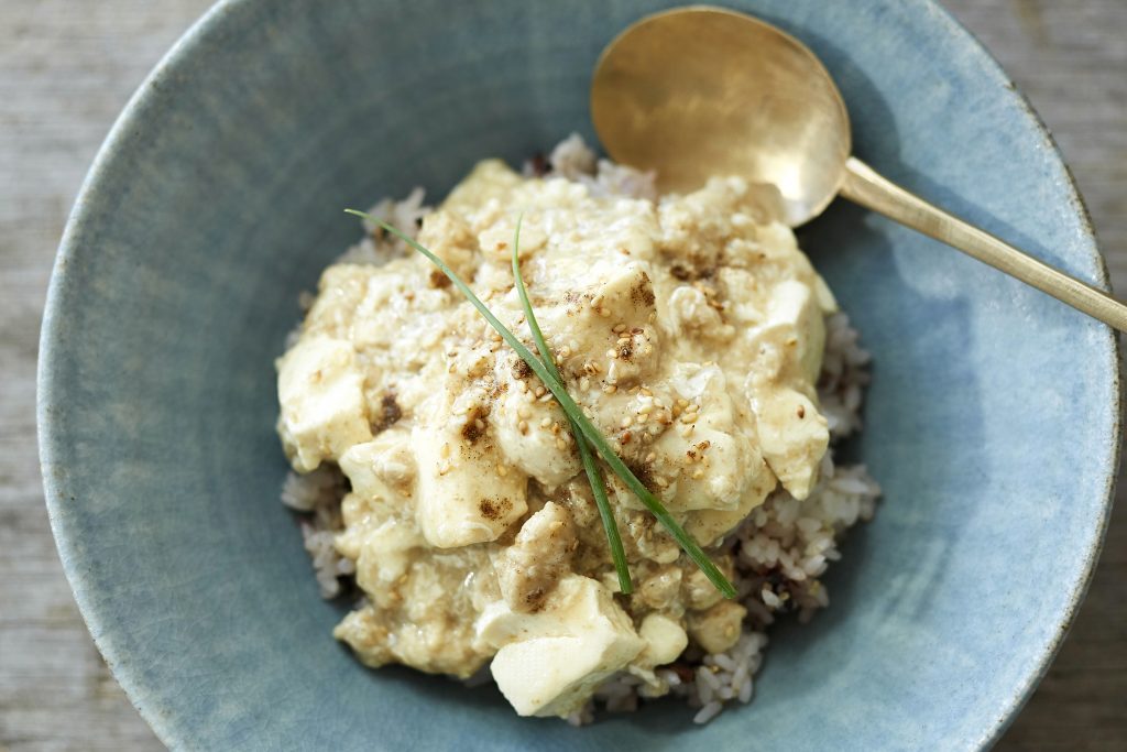 辛くないのにマーボー味!朝にぴったり「白い麻婆豆腐」