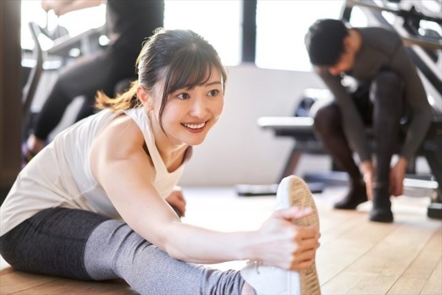 フィットネス中の女性