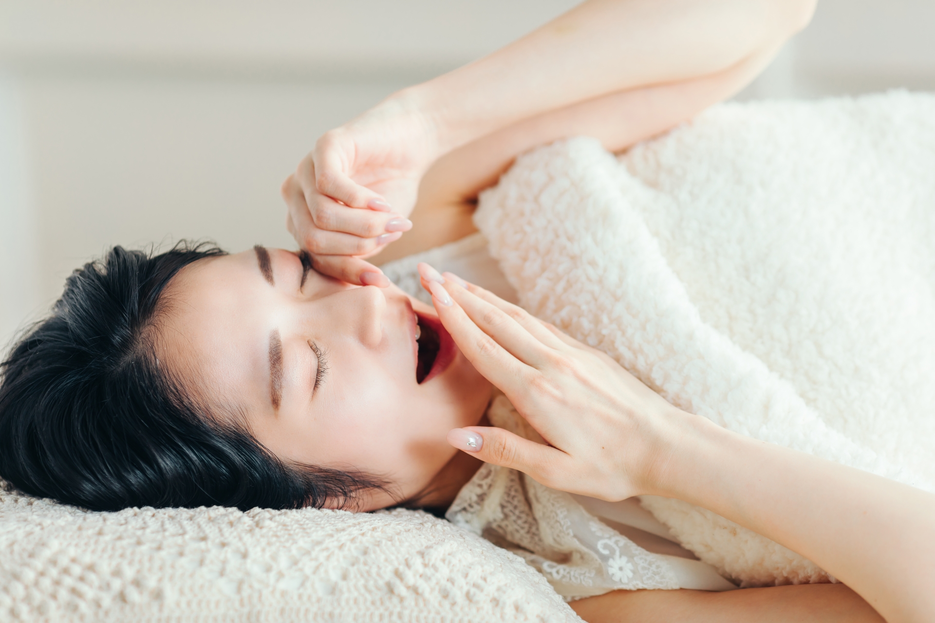 秋の夜長は「眠活」のチャンス!?睡眠の質を高める朝習慣とは