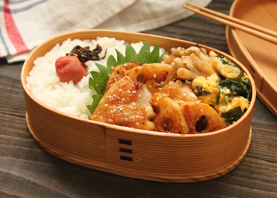 秋の味!簡単「鶏れんこん」「まいたけとわかめの卵とじ」2品弁当