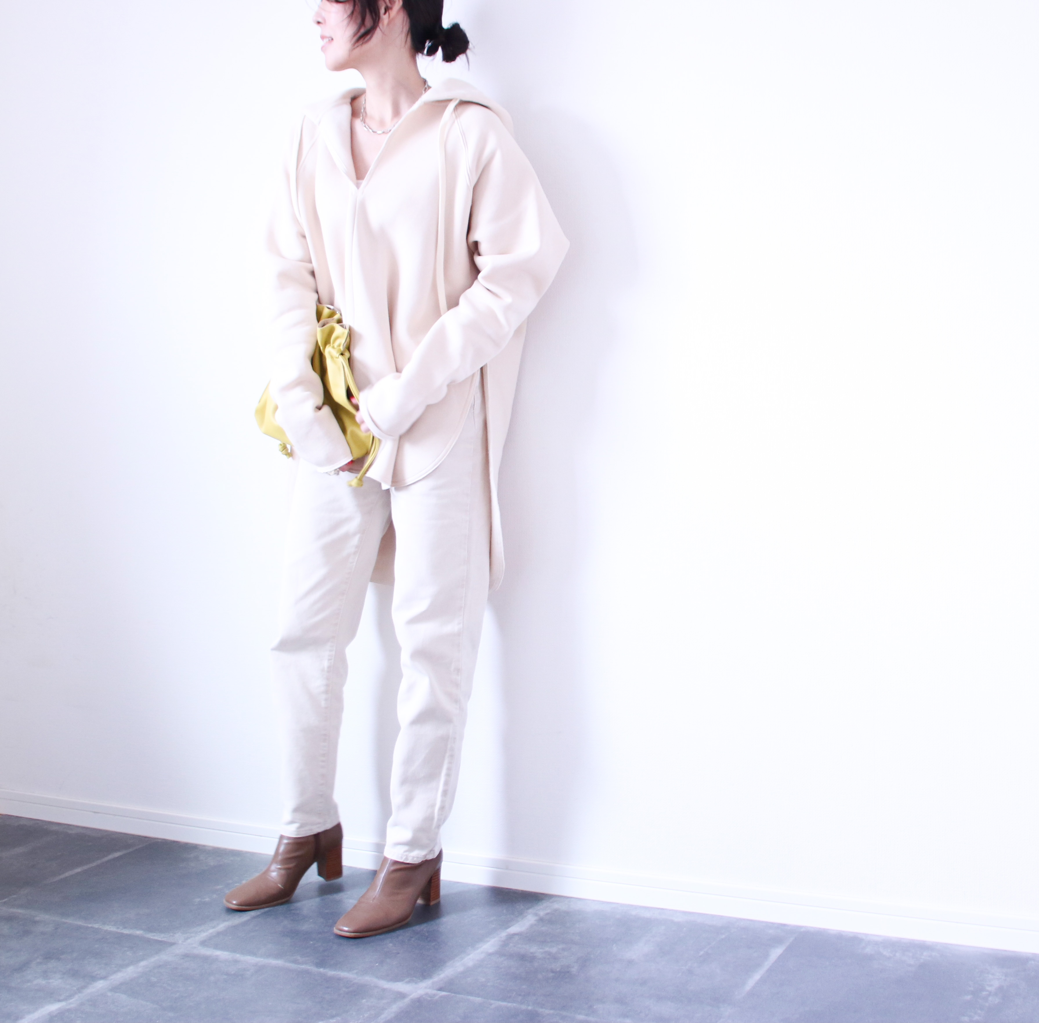 今の気分にぴったり！「ZARA」のベージュ系ジーンズ着回しコーデ3つ