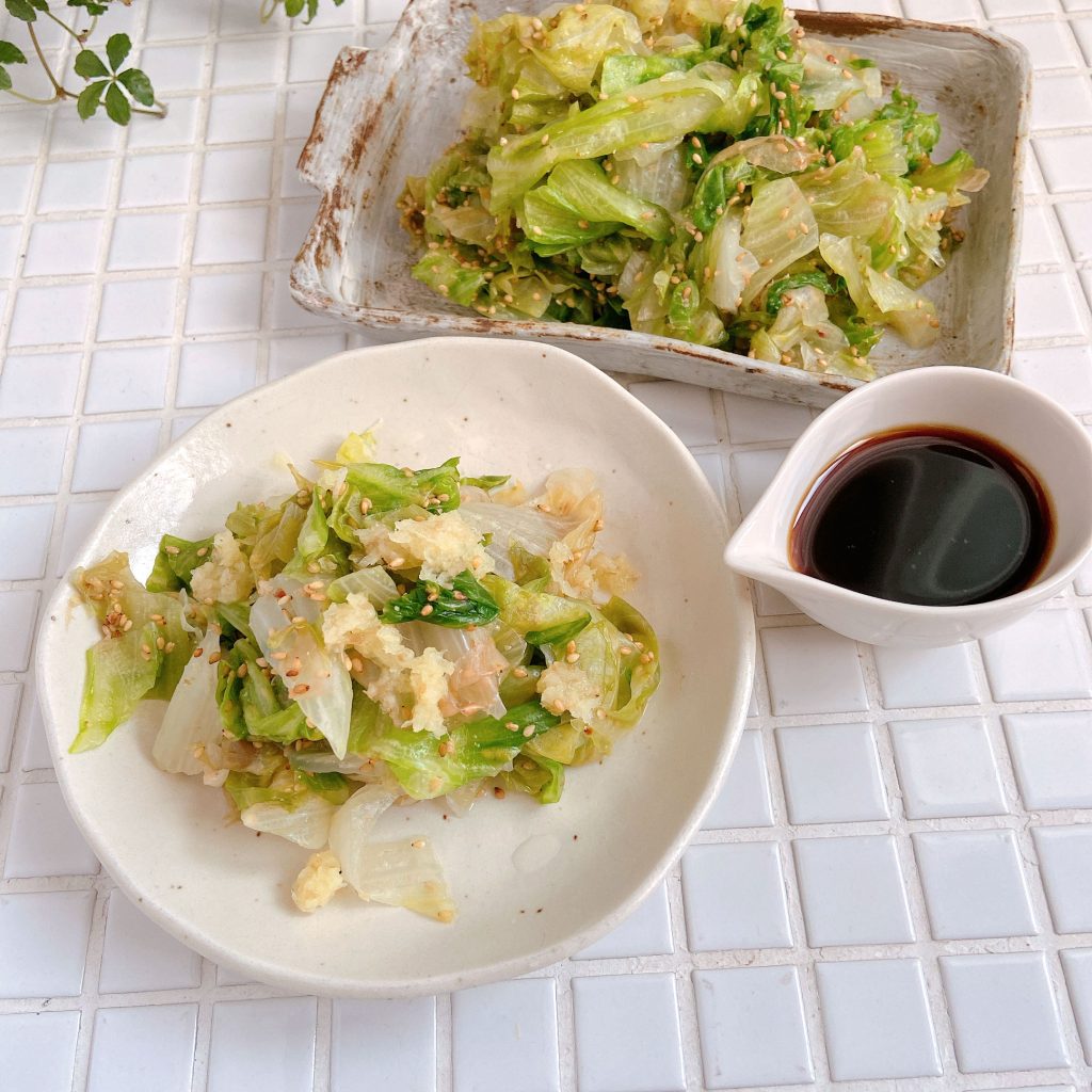 サッと茹でるだけ!生姜+ポン酢で簡単「ごまレタス」の作り置き