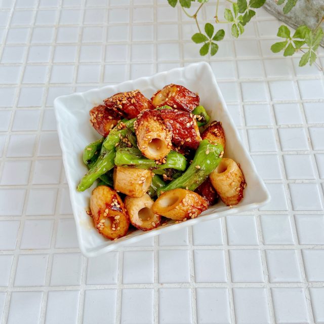 甘辛味がご飯に合う!簡単「ちくわとししとうのごま照り焼き」の作り置き