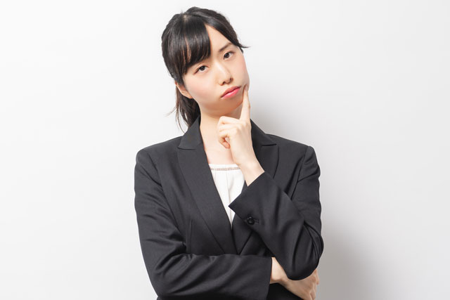 疑問を感じる女性