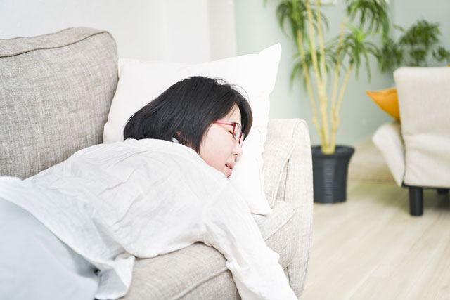 サボる女性
