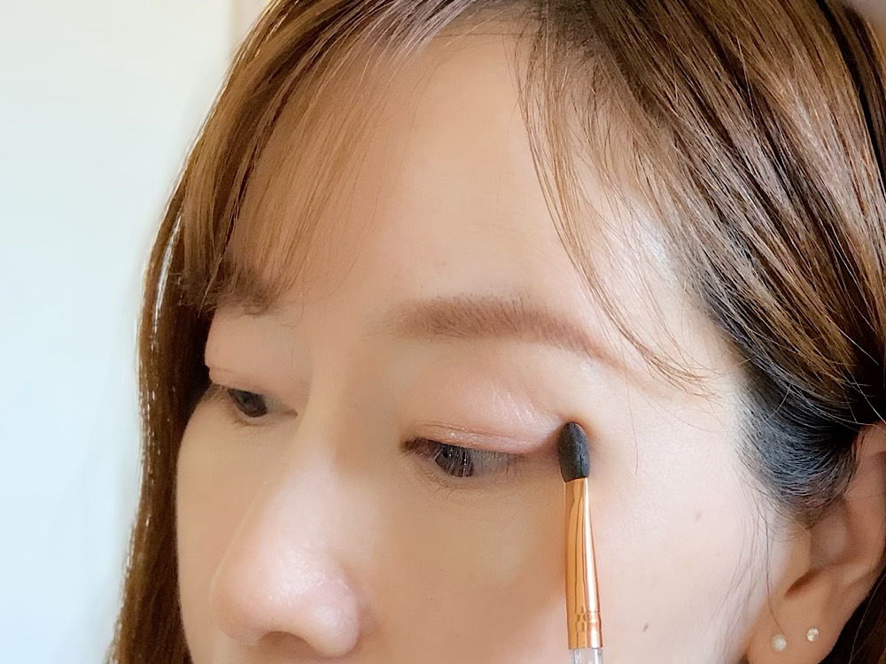 不器用さんも簡単♪テクニックいらず＋時短で「アイシャドウ」を塗る方法