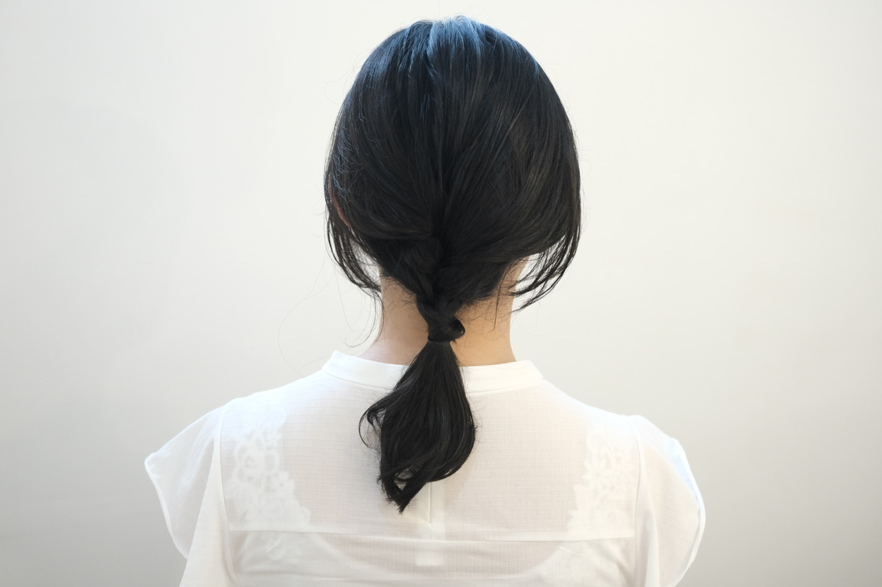 子どもっぽく見えない♪「大人女子のひとつ結び」アレンジ