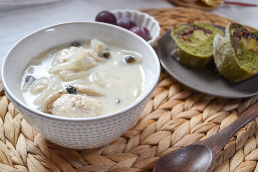 「生姜たっぷり鶏団子の豆乳スープ」