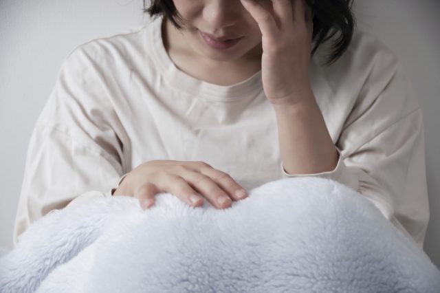 頭痛の女性