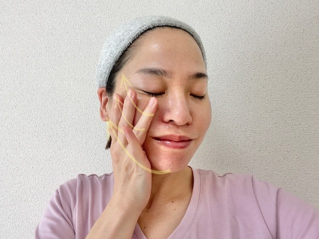 肌のオイルマッサージ