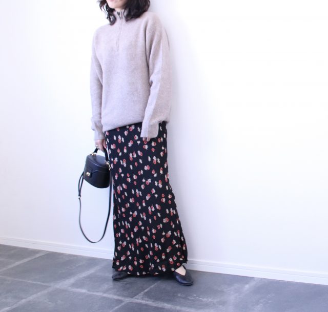 UNIQLO「スフレヤーンハーフジップセーター」コーデ
