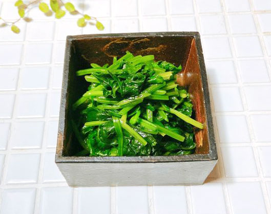 材料3つだけ！レンジで簡単作り置き「ほうれん草のナムル」