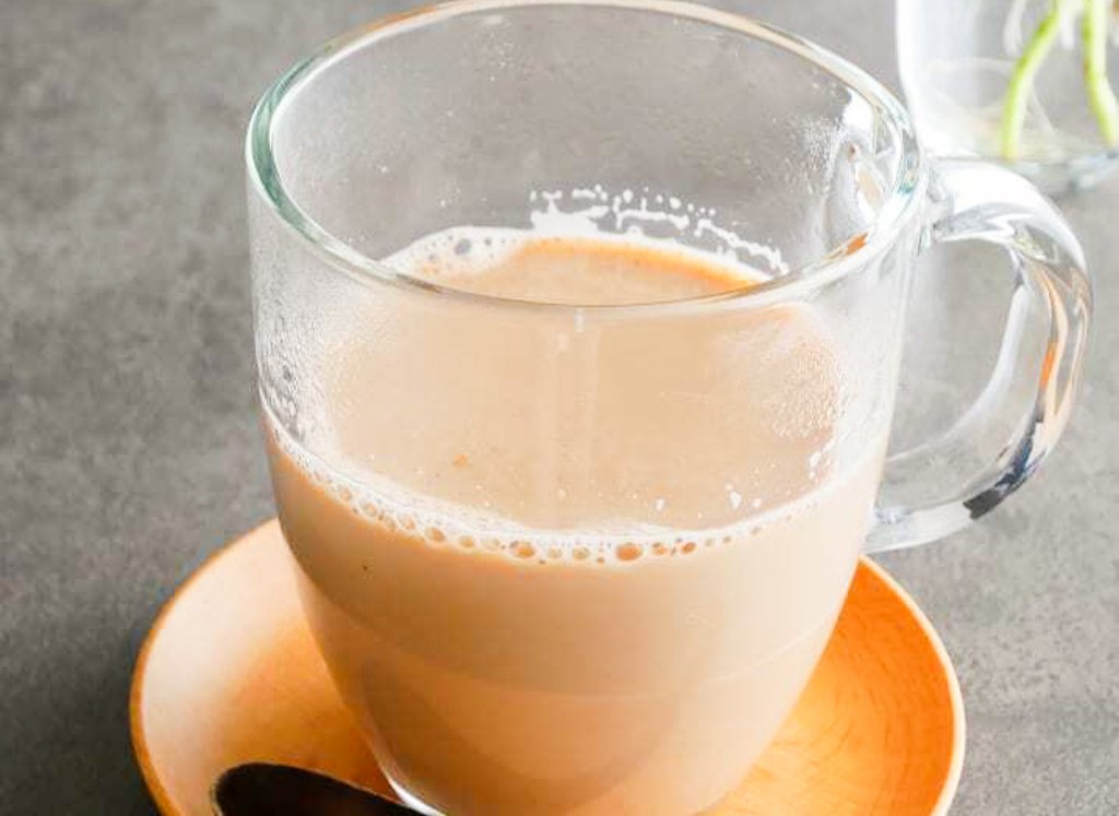 朝ごはんで冷え対策！体の芯から温まる「甘酒豆乳ミルクティー」