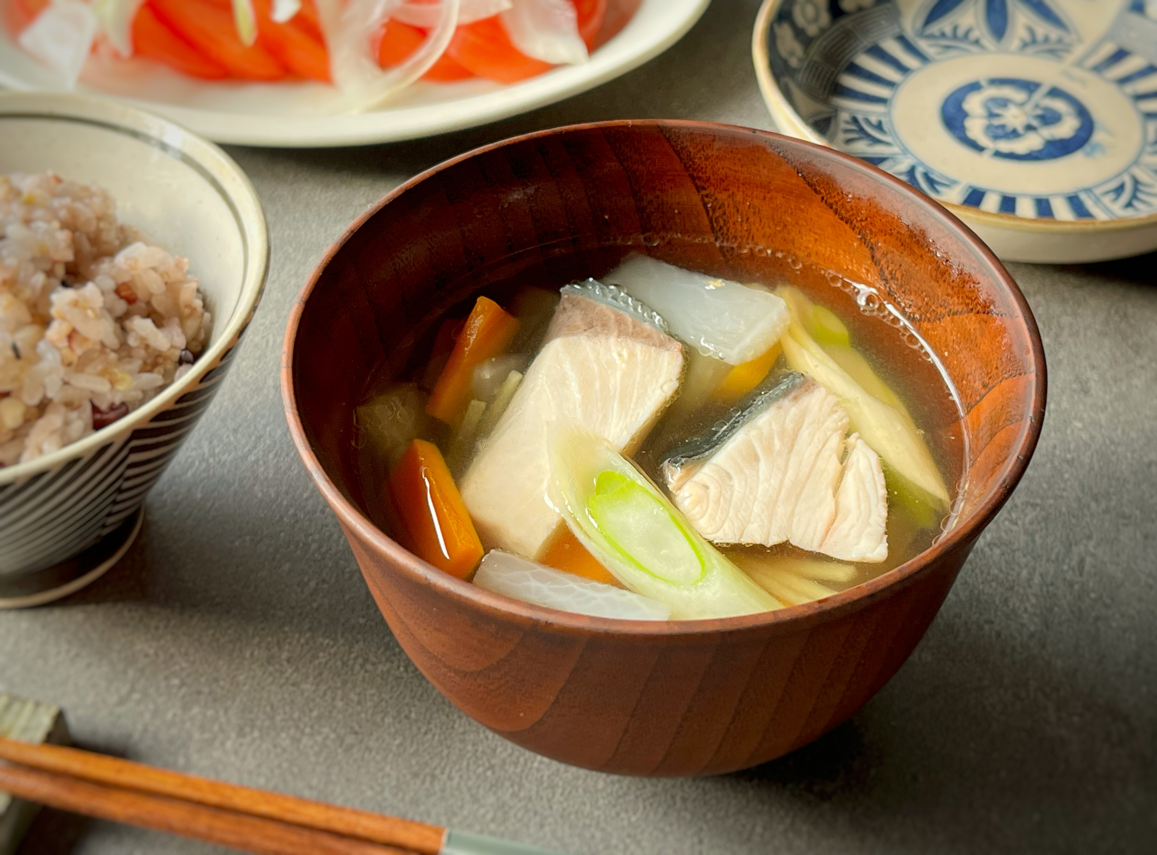 切り身を使えば簡単！寒い朝に食べたい「具沢山ぶり汁」