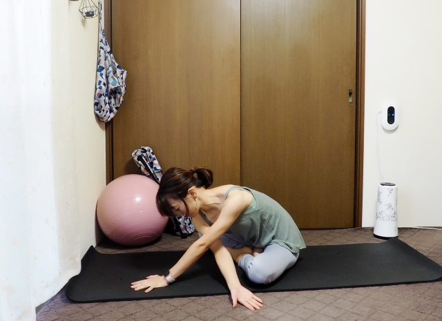 縦横の伸びが気持ち良い「肩甲骨ストレッチ」