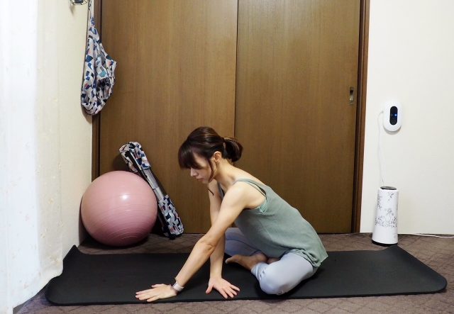 縦横の伸びが気持ち良い「肩甲骨ストレッチ」