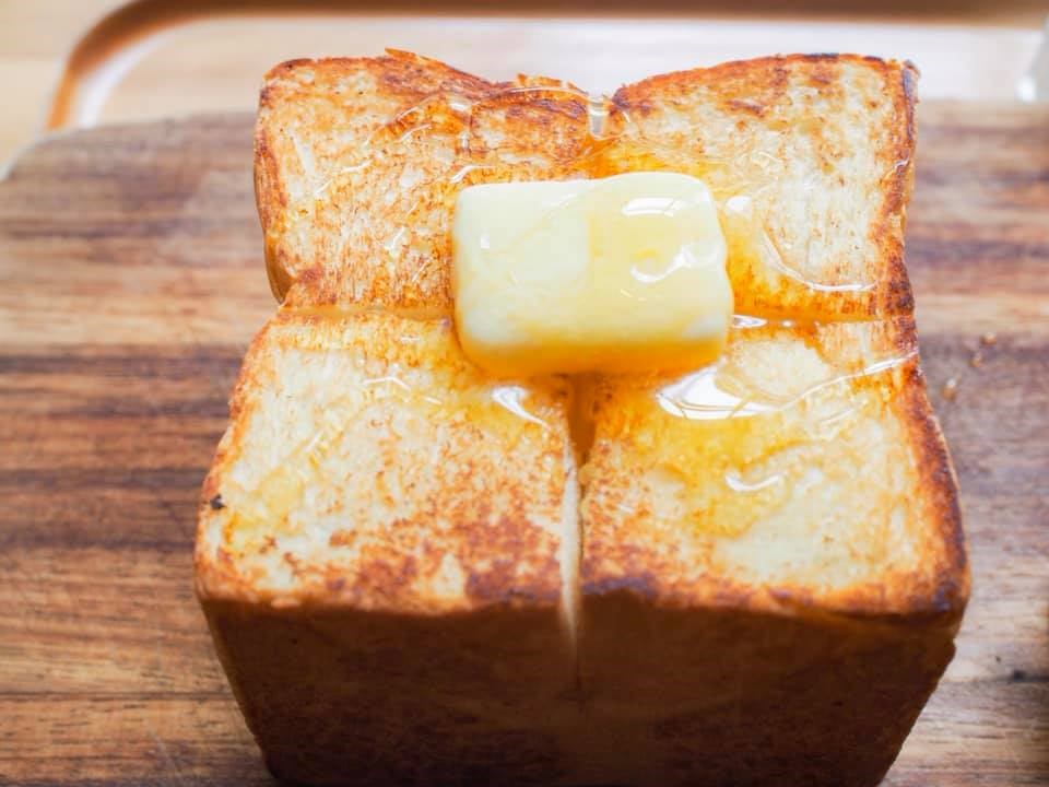 どれも絶品！「厚切りトースト」のモーニングが楽しめるカフェ3選