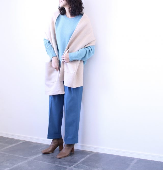 UNIQLOの「プレミアムラムクルーネックセーター」