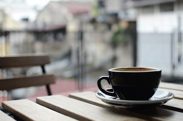 コーヒーって何時まで飲んでいいの？カフェインと睡眠の関係を調べてみた
