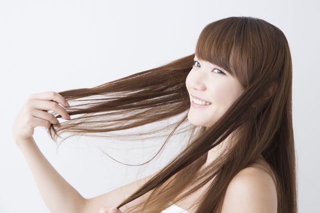 髪がきれいな女性