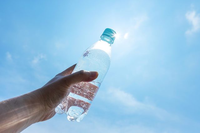 水