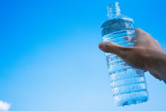 水