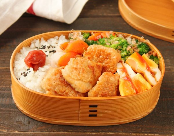フライパン1つで誰でも簡単!「定番唐揚げ」「卵と野菜の蒸し煮」2品弁当
