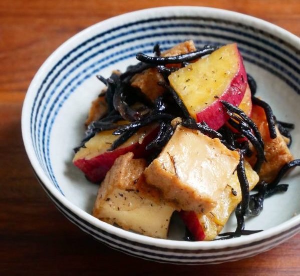 相性バツグンの組み合わせ！簡単「ひじきとさつまいもの甘辛煮」