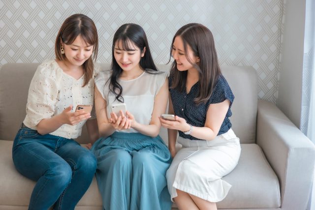 女友達