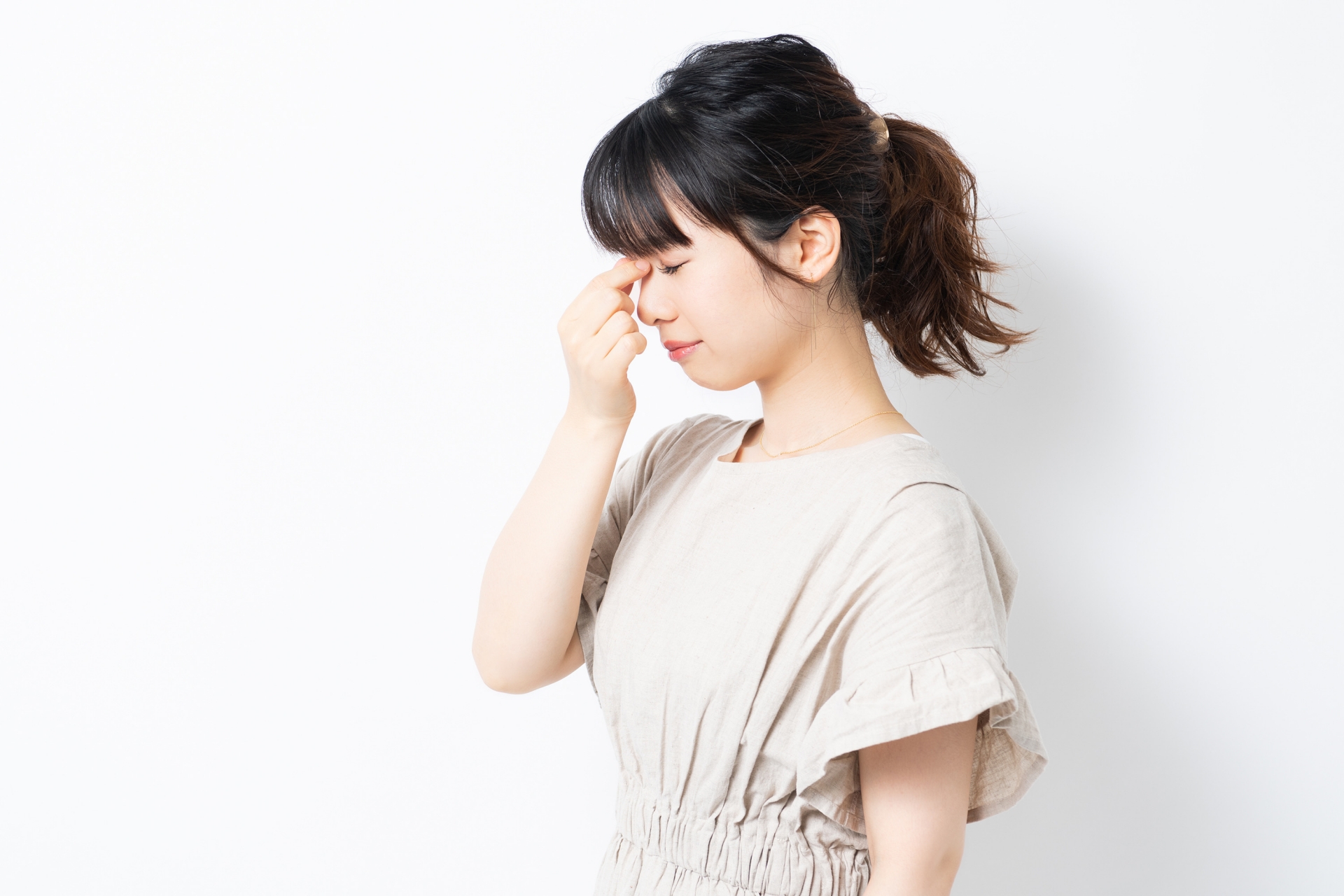 「疲れ目」を癒そう！手軽なセルフケア方法3つ