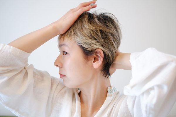 たった5分！小顔効果も狙える「頭皮マッサージ」の仕方