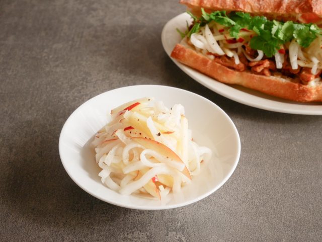 りんごと大根の甘酢和え
