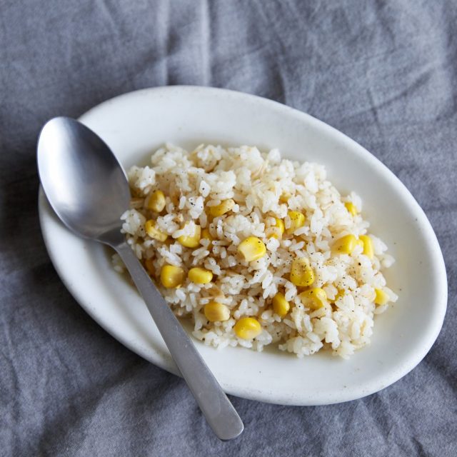 火を使わず簡単!干しエビとコーンの「炒めないチャーハン」