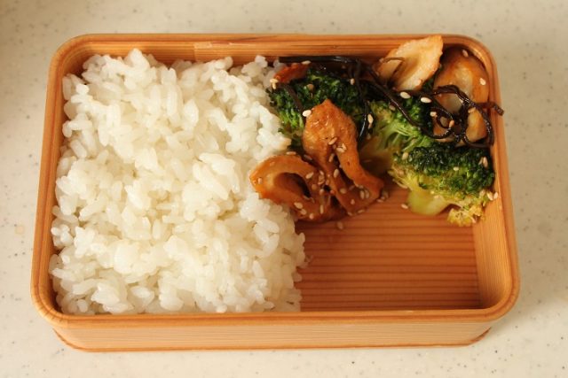 2品弁当の詰め方