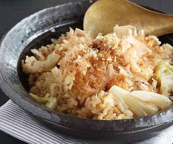 少しの材料で作れる！簡単「炊き込みご飯」レシピ3つ