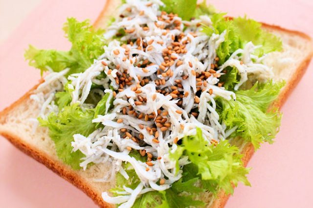 しらすトースト