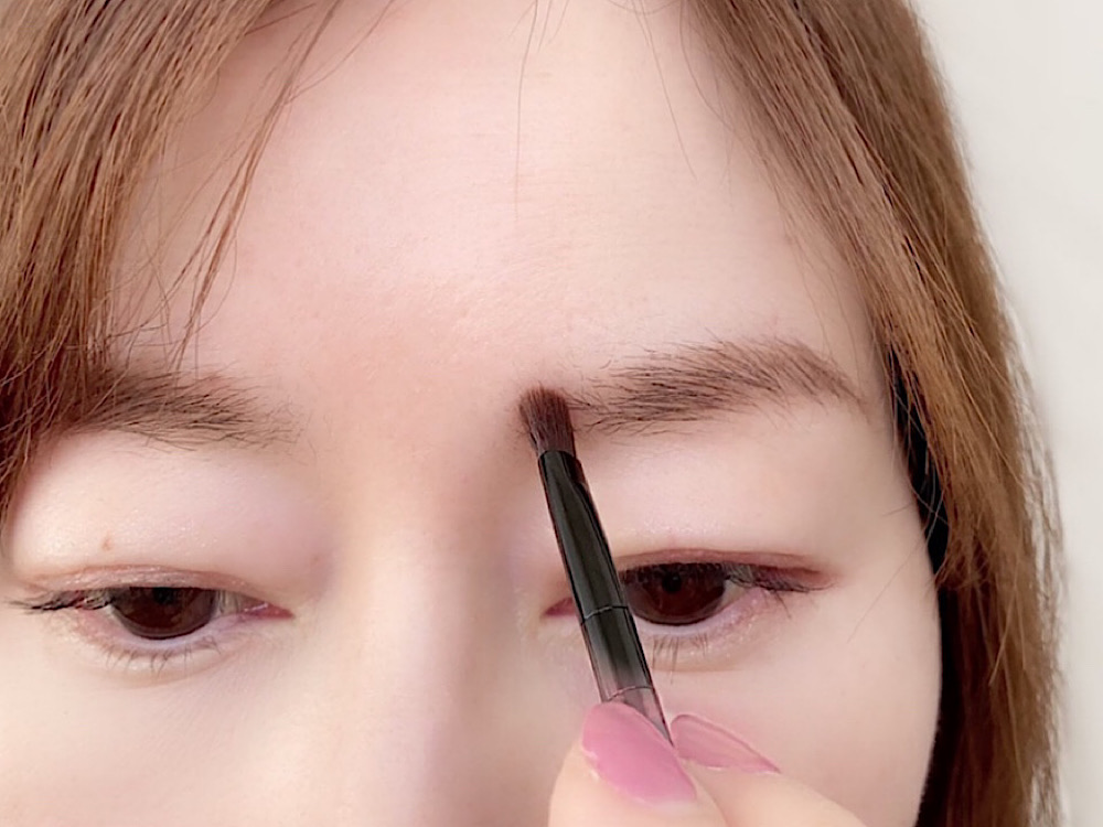 使うのは1アイテムだけ！「両眉2分以内」で描ける美眉レッスン♪