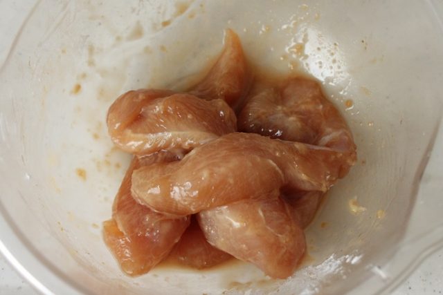 鶏ささみのごま唐揚げ