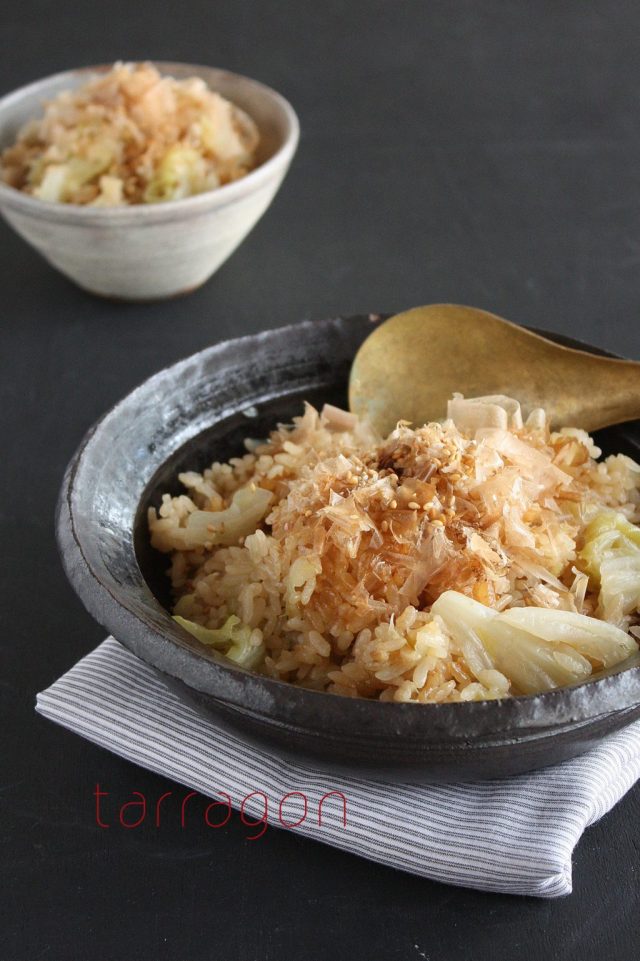 具はキャベツのみ!包丁&だしいらずで簡単♪「キャベツのオイスター炊き込みご飯」