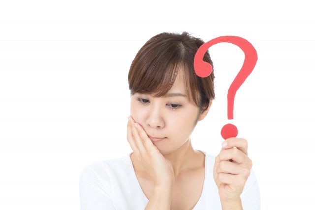 疑問を感じる女性
