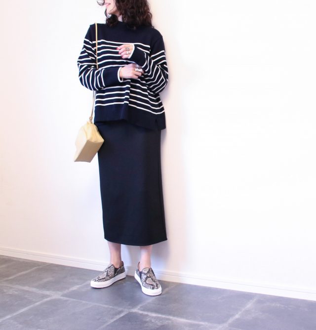 UNIQLO「ストレッチダブルフェイスナロースカート」