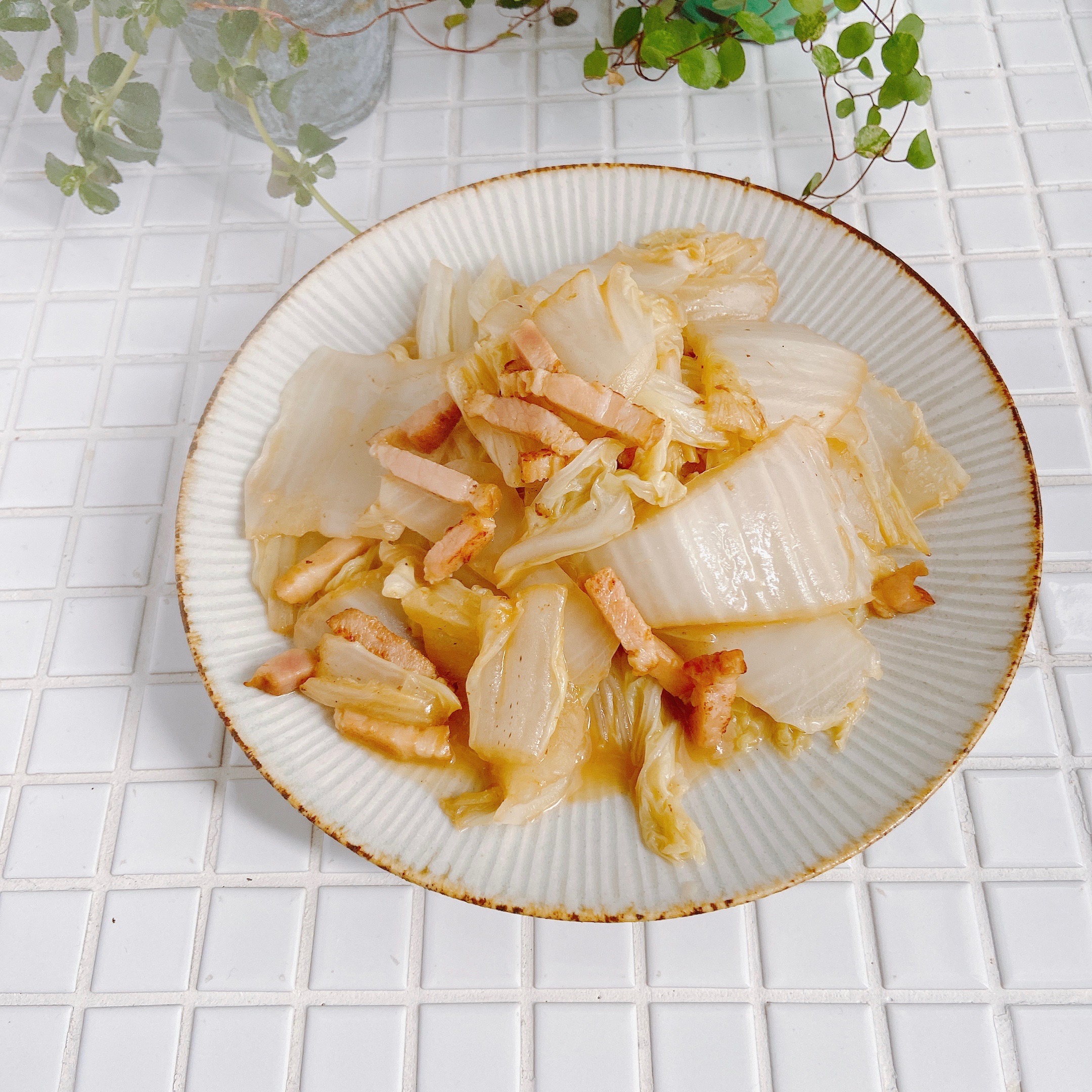 バター醤油味にハマる！簡単「白菜とベーコンの蒸し焼き」の作り置き