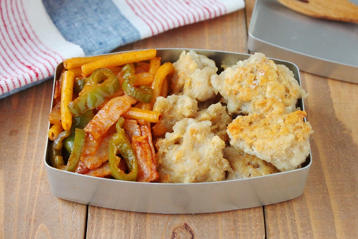 袋で揉んで焼くだけ！簡単「チーズナゲット」「マカロニナポリタン」2品弁当