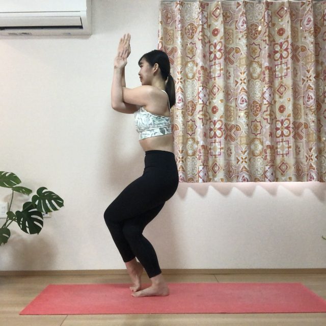 巡りを良くする「ワシのポーズ」